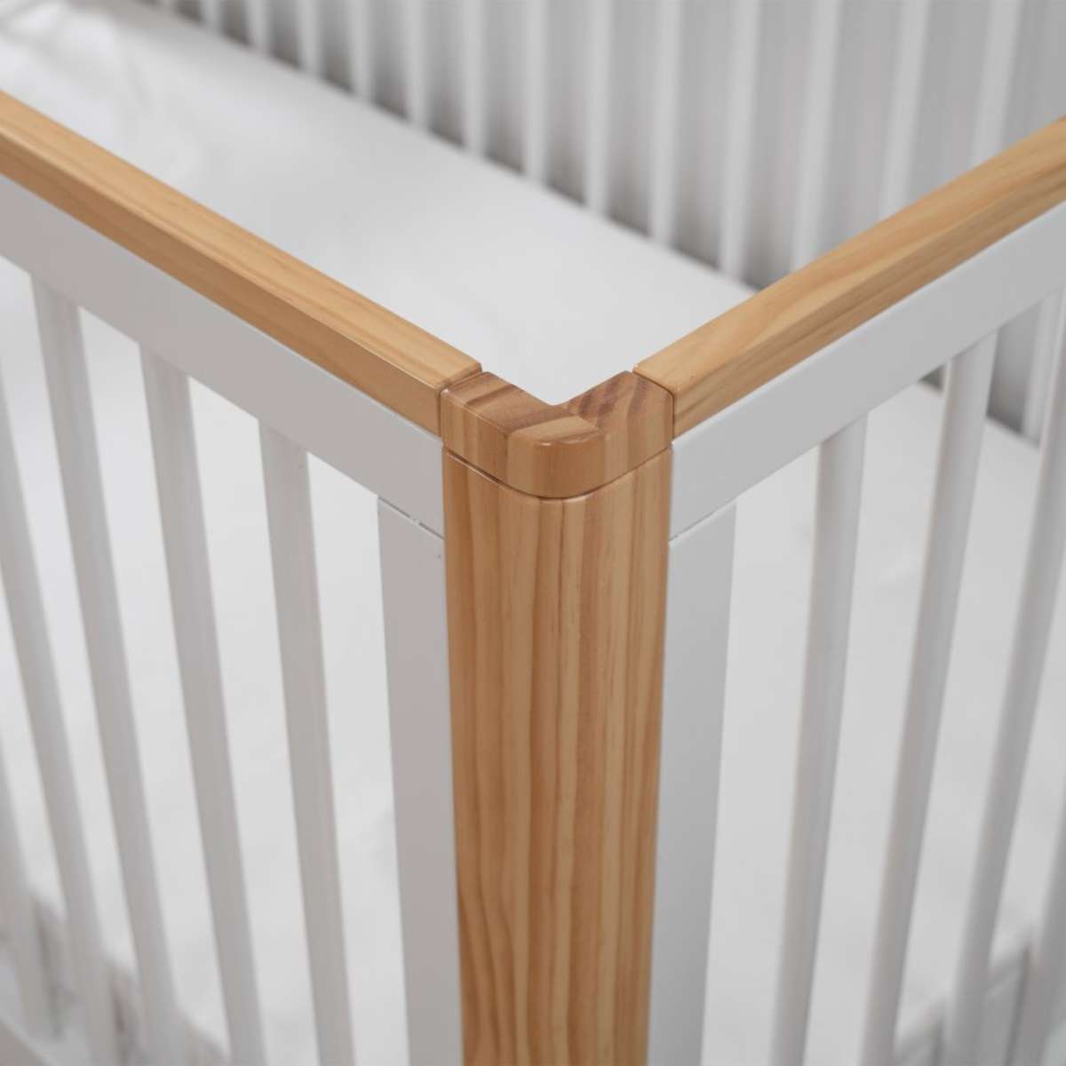 Mocka Tahoe Cot - White/Natural | Baby Cots