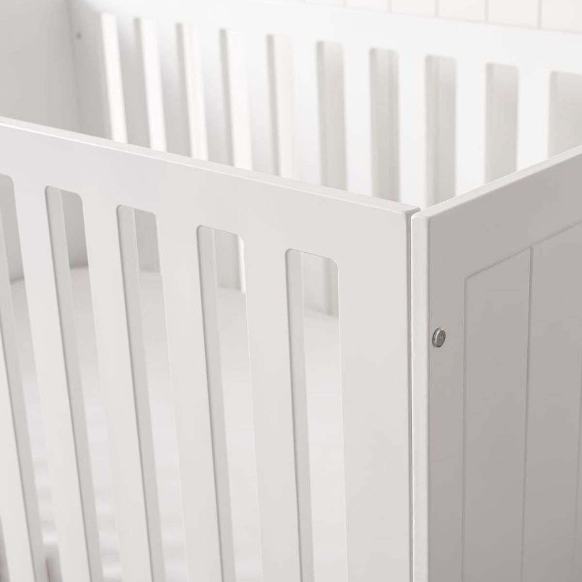 Hamptons Cot - White - Mocka New Zealand